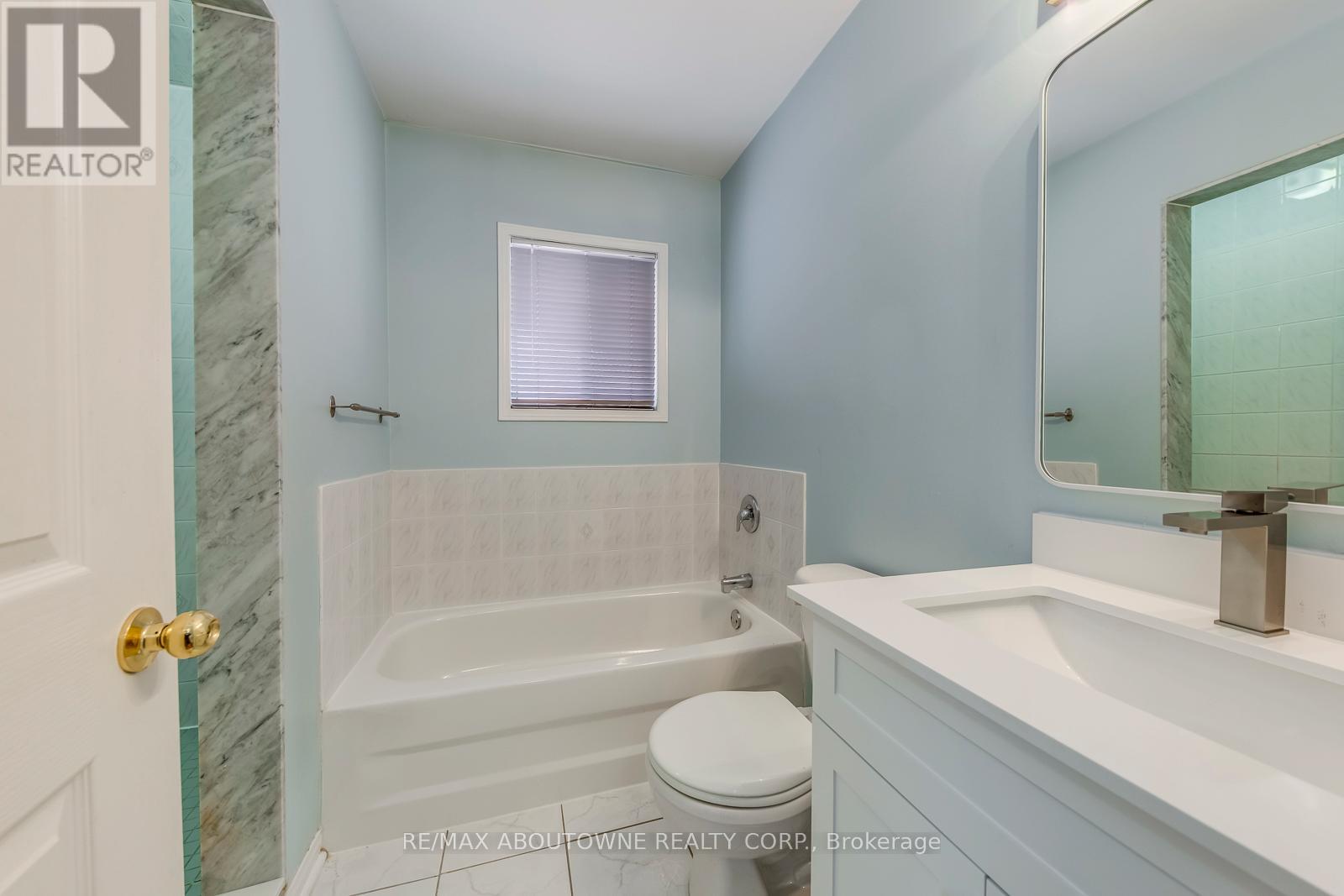 Photo 32 of 83 Bur Oak Avenue, Markham ON
