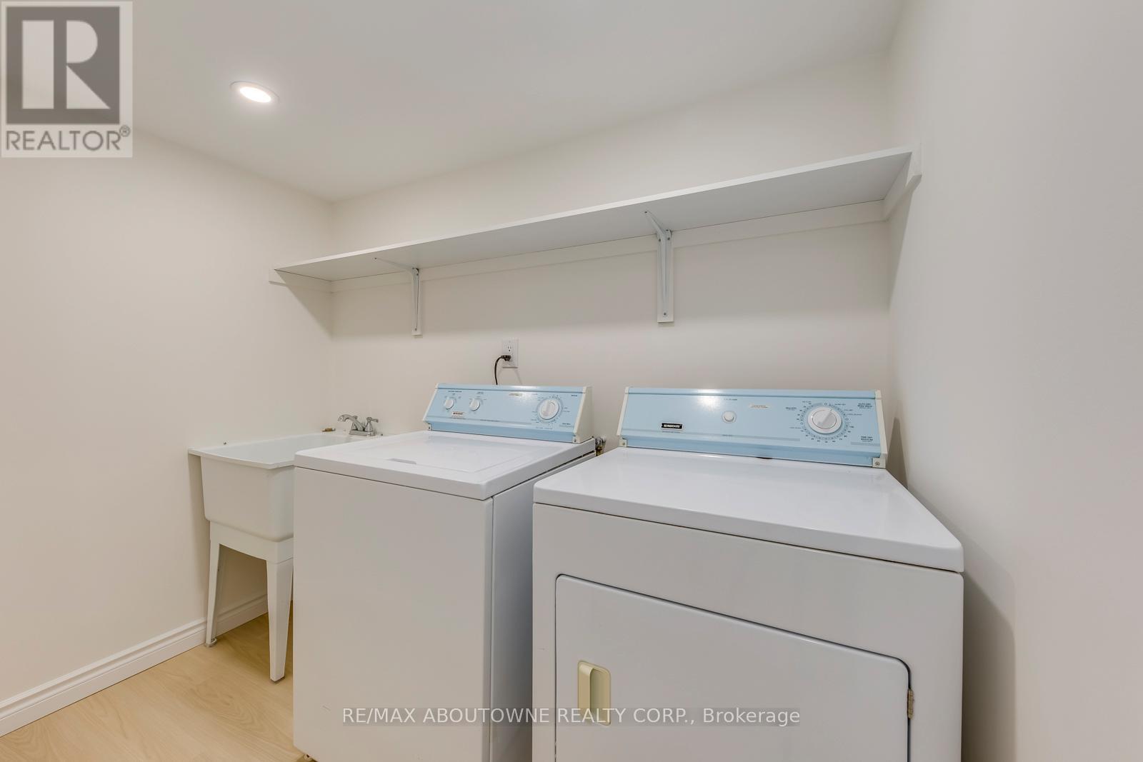 Photo 37 of 83 Bur Oak Avenue, Markham ON