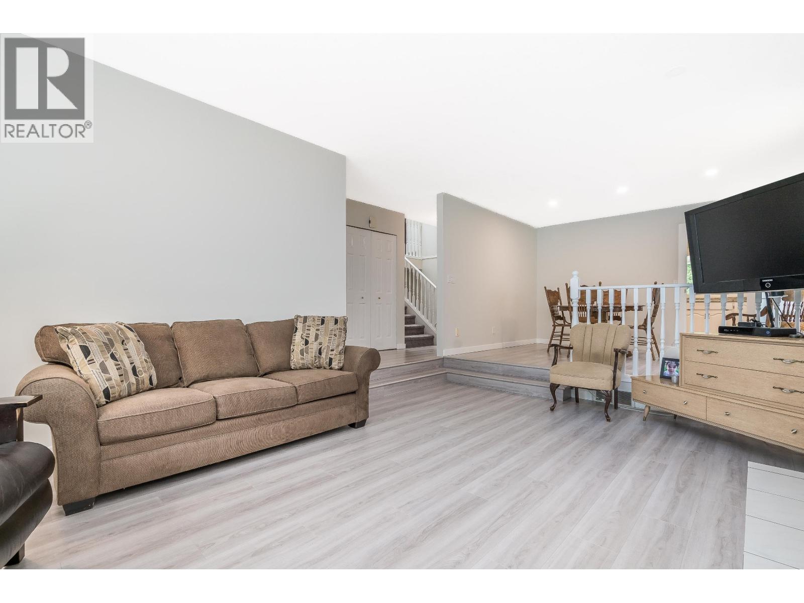 Photo 10 of 12295 269 Street, Maple Ridge BC