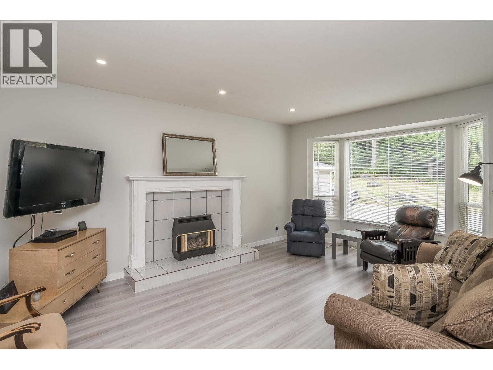Photo 9 of 12295 269 Street, Maple Ridge BC