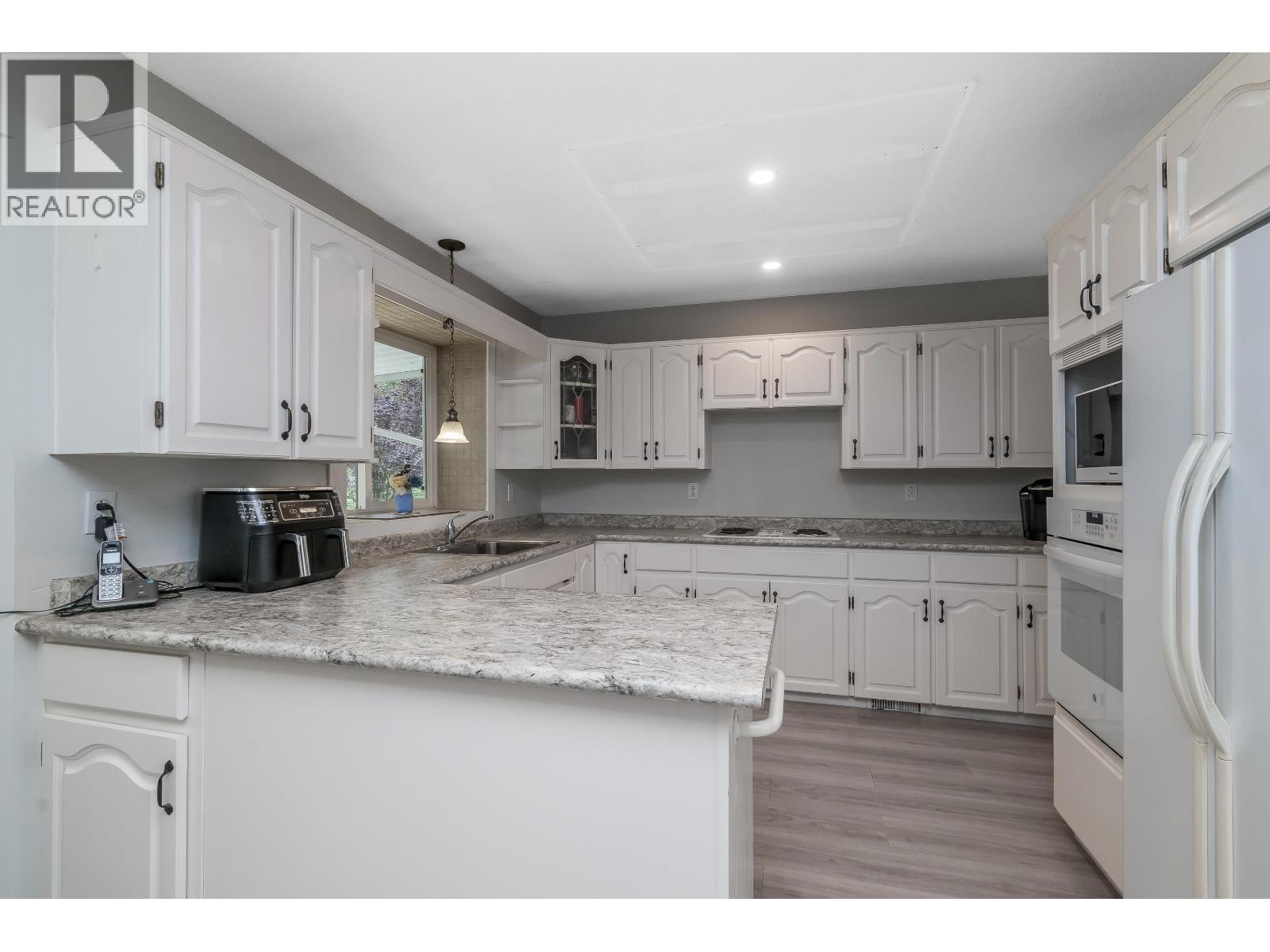 Photo 13 of 12295 269 Street, Maple Ridge BC