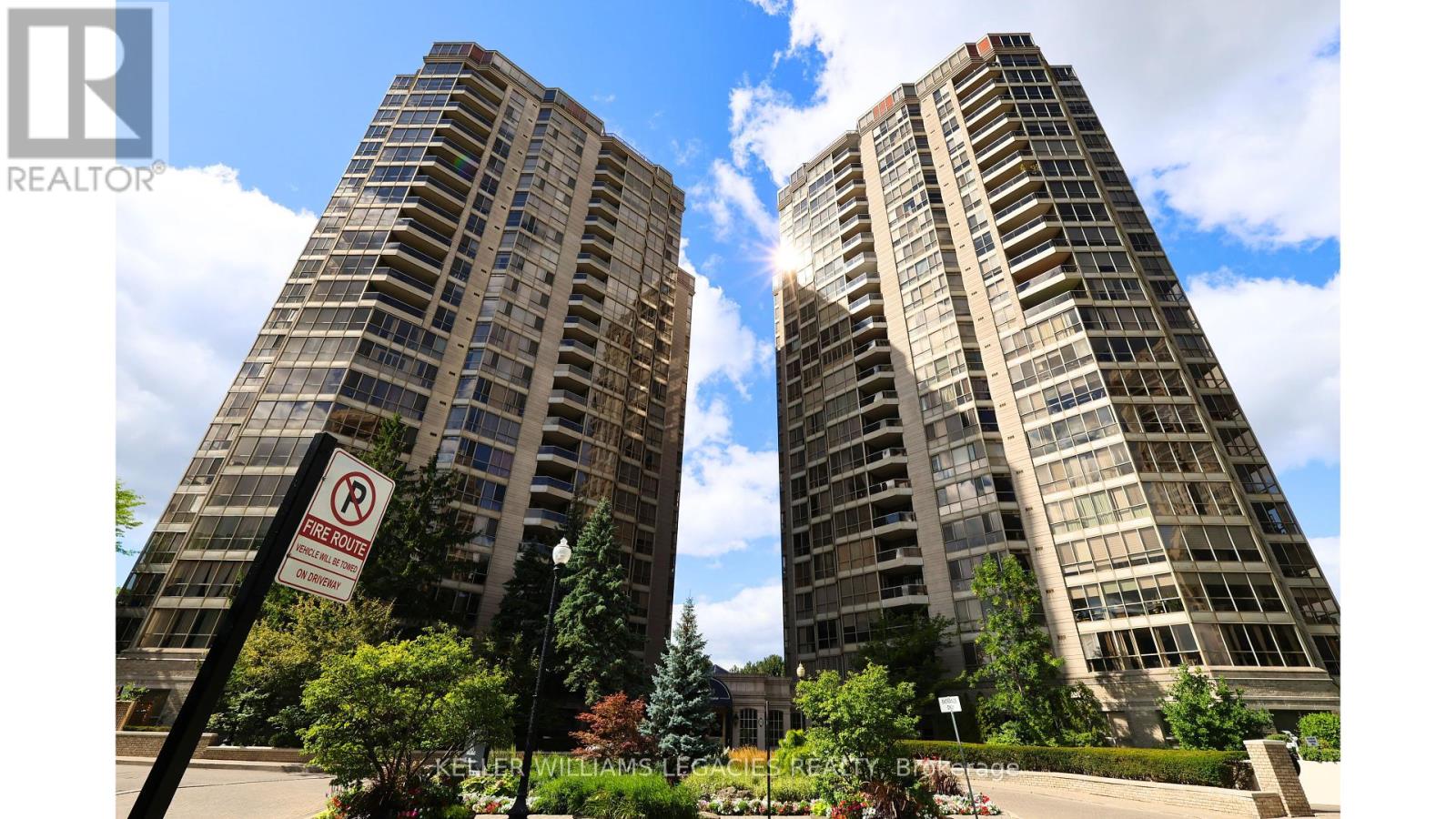 Photo 1 of 1111 55 Kingsbridge Garden Circle, Mississauga ON