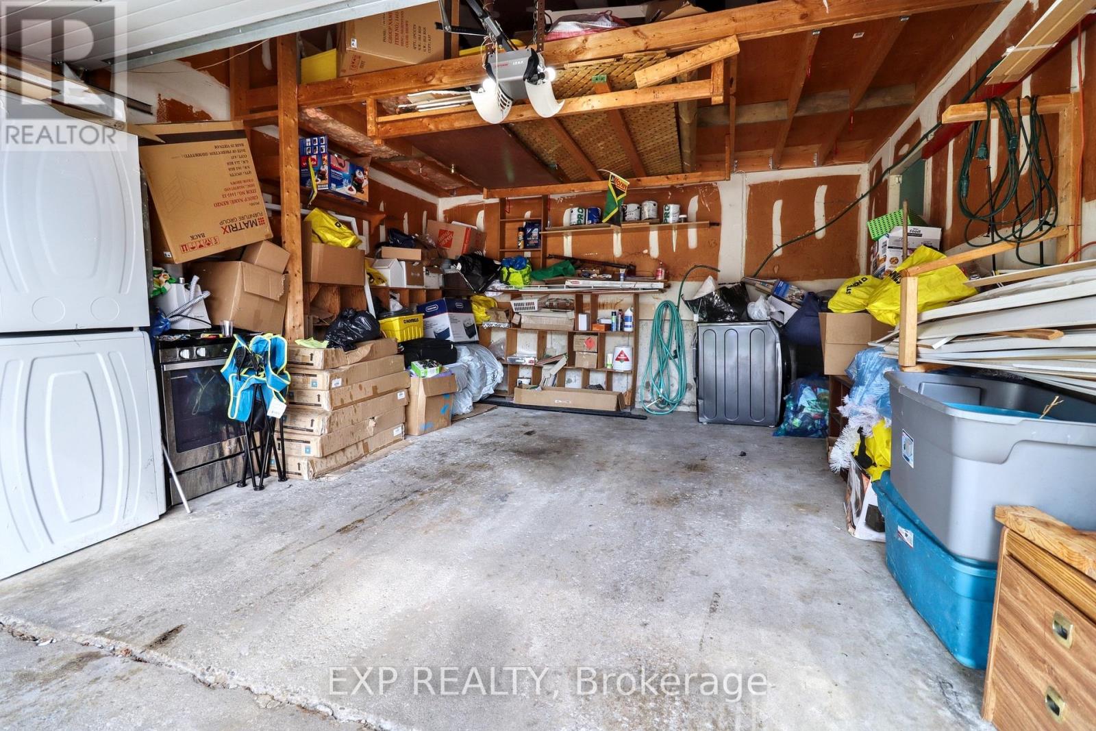 Photo 29 of 28 Poinsettia Place, Brampton ON