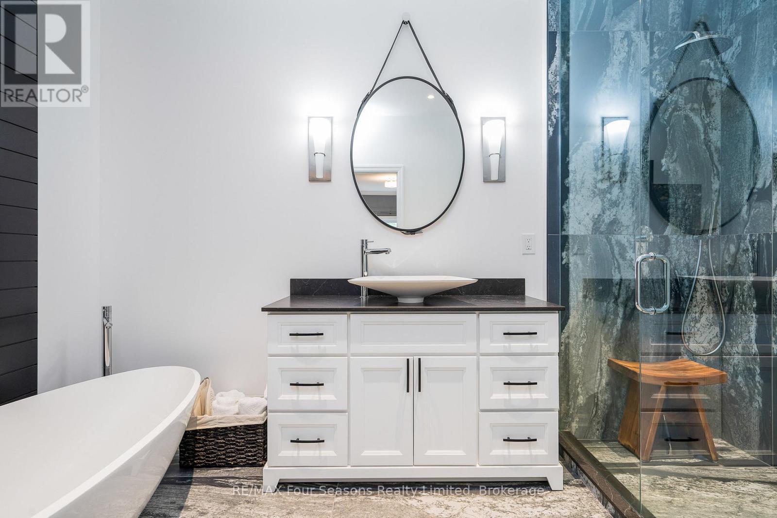 Photo 19 of 13 Westmount Mews, Collingwood ON