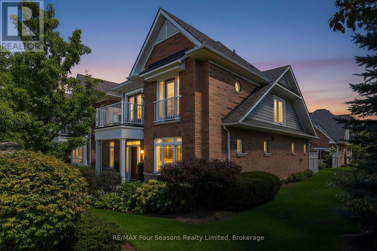 Photo 2 of 13 Westmount Mews, Collingwood ON