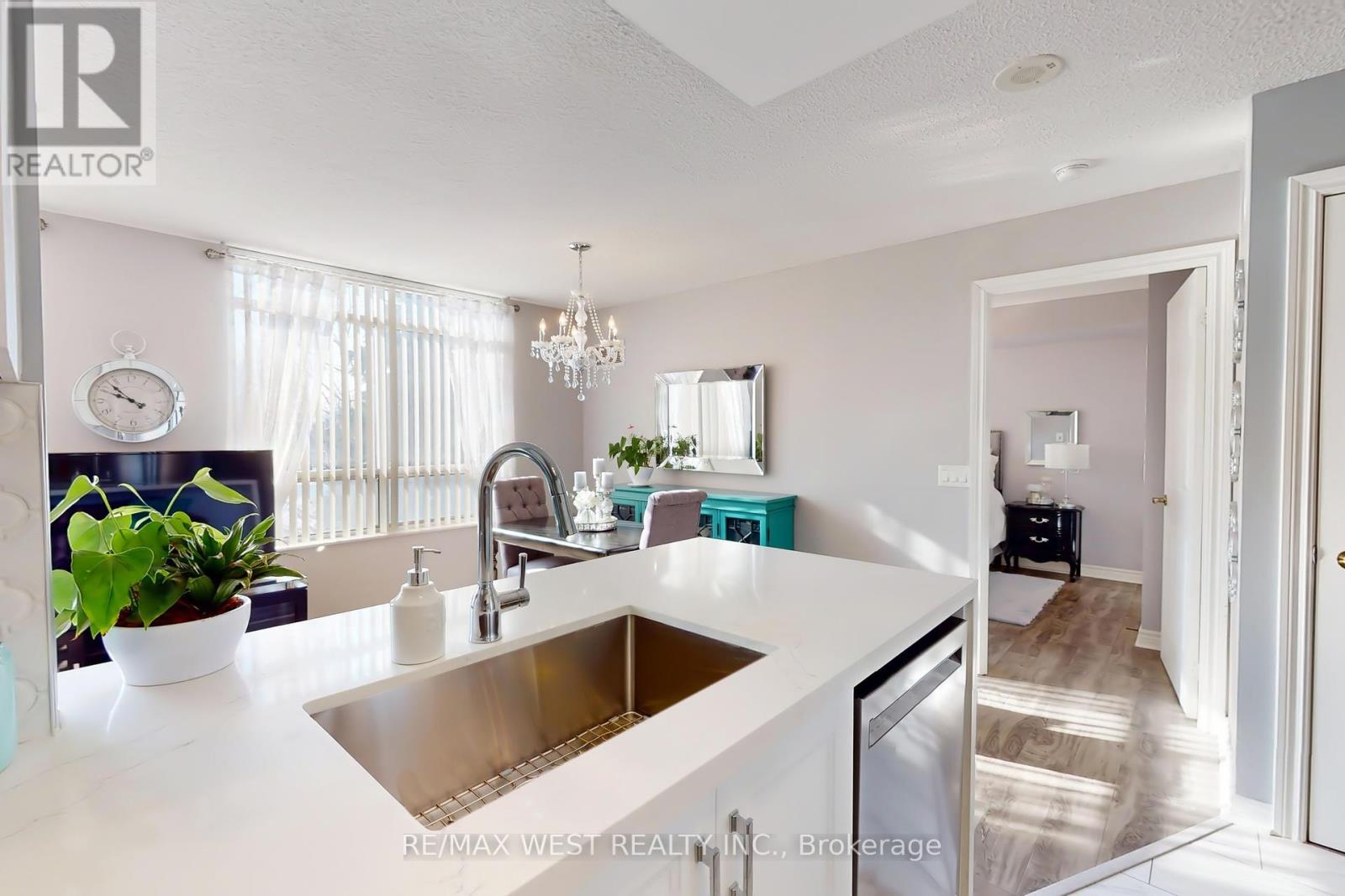 Photo 8 of 206 A 710 Humberwood Boulevard, Toronto ON
