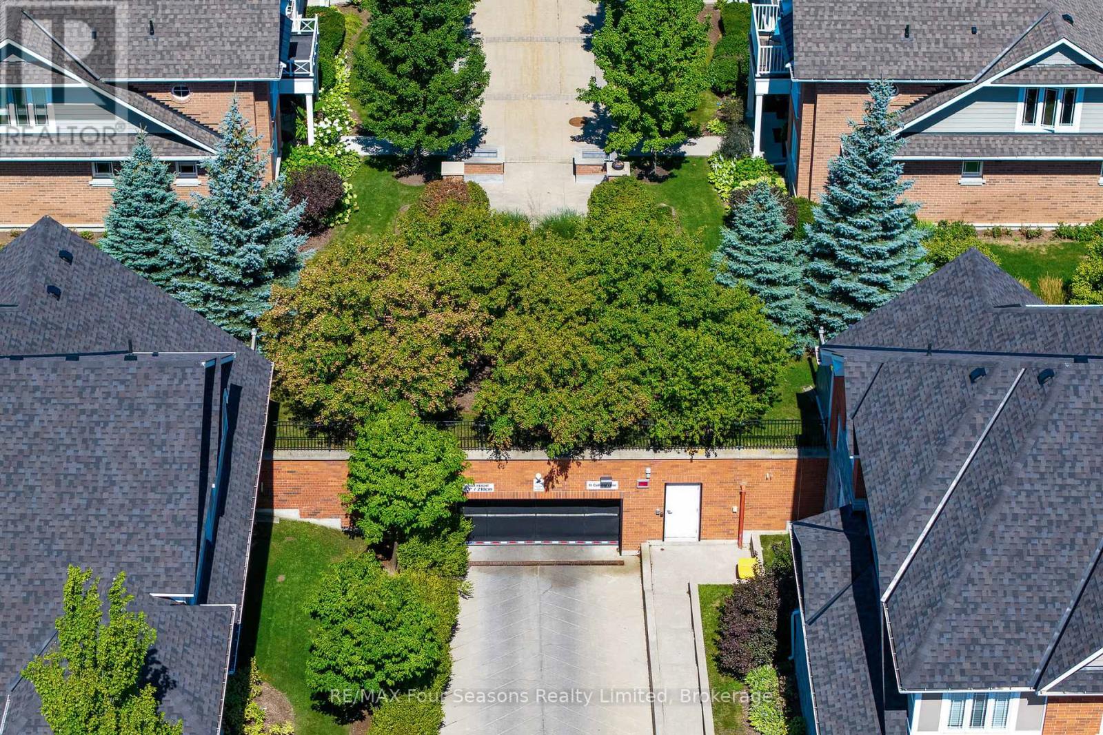 Photo 32 of 13 Westmount Mews, Collingwood ON