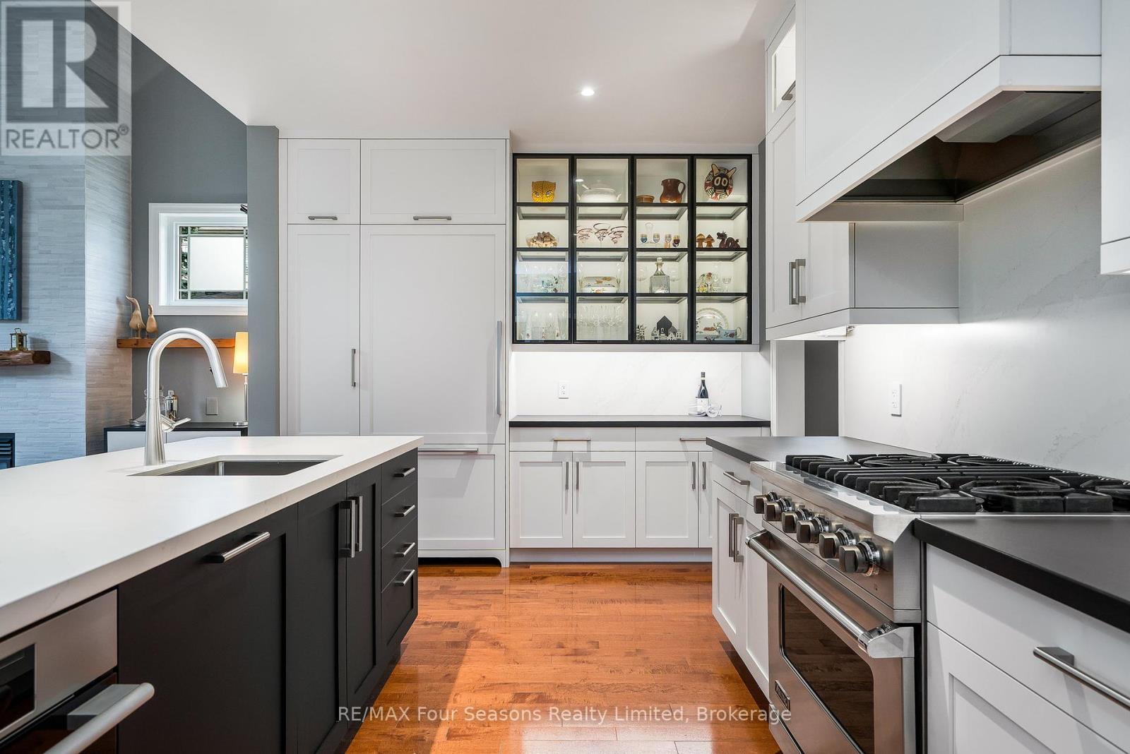 Photo 9 of 13 Westmount Mews, Collingwood ON