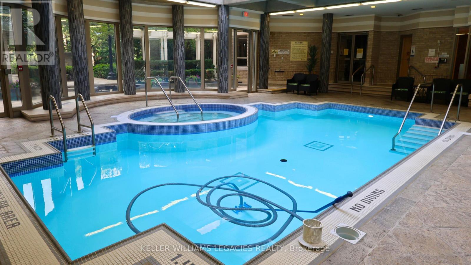 Photo 9 of 1111 55 Kingsbridge Garden Circle, Mississauga ON