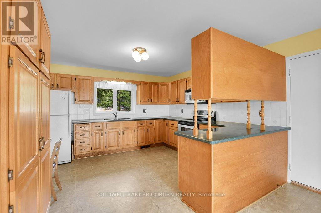 Photo 12 of 11152 Grisdale Drive, South Dundas ON