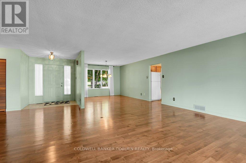 Photo 9 of 11152 Grisdale Drive, South Dundas ON