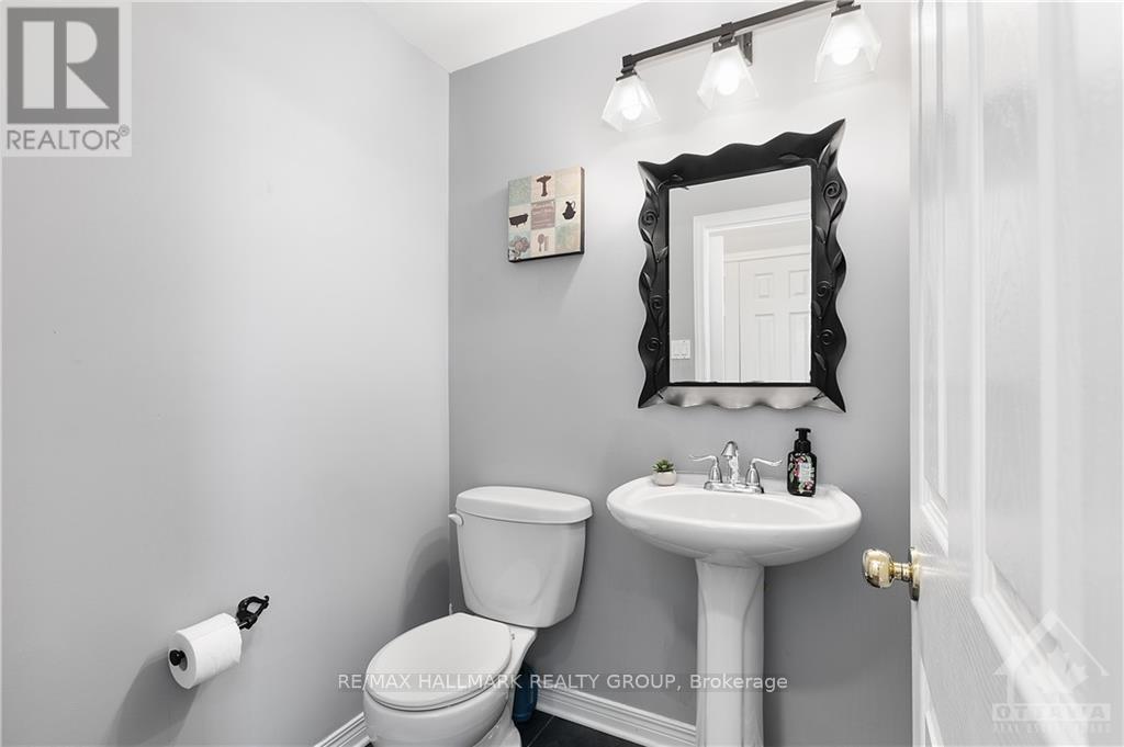 Photo 13 of 4464 Shoreline Drive, Ottawa ON