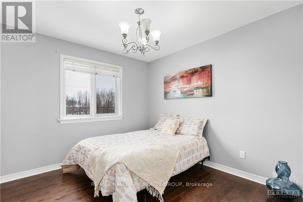 Photo 18 of 4464 Shoreline Drive, Ottawa ON