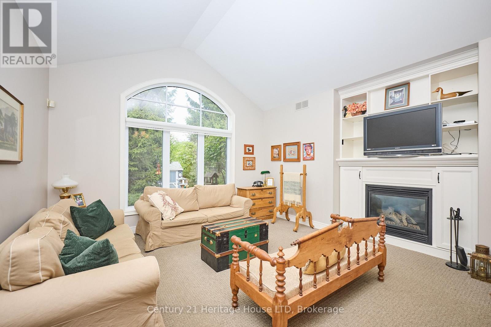 Photo 12 of 32 Sunrise Court, Fort Erie ON