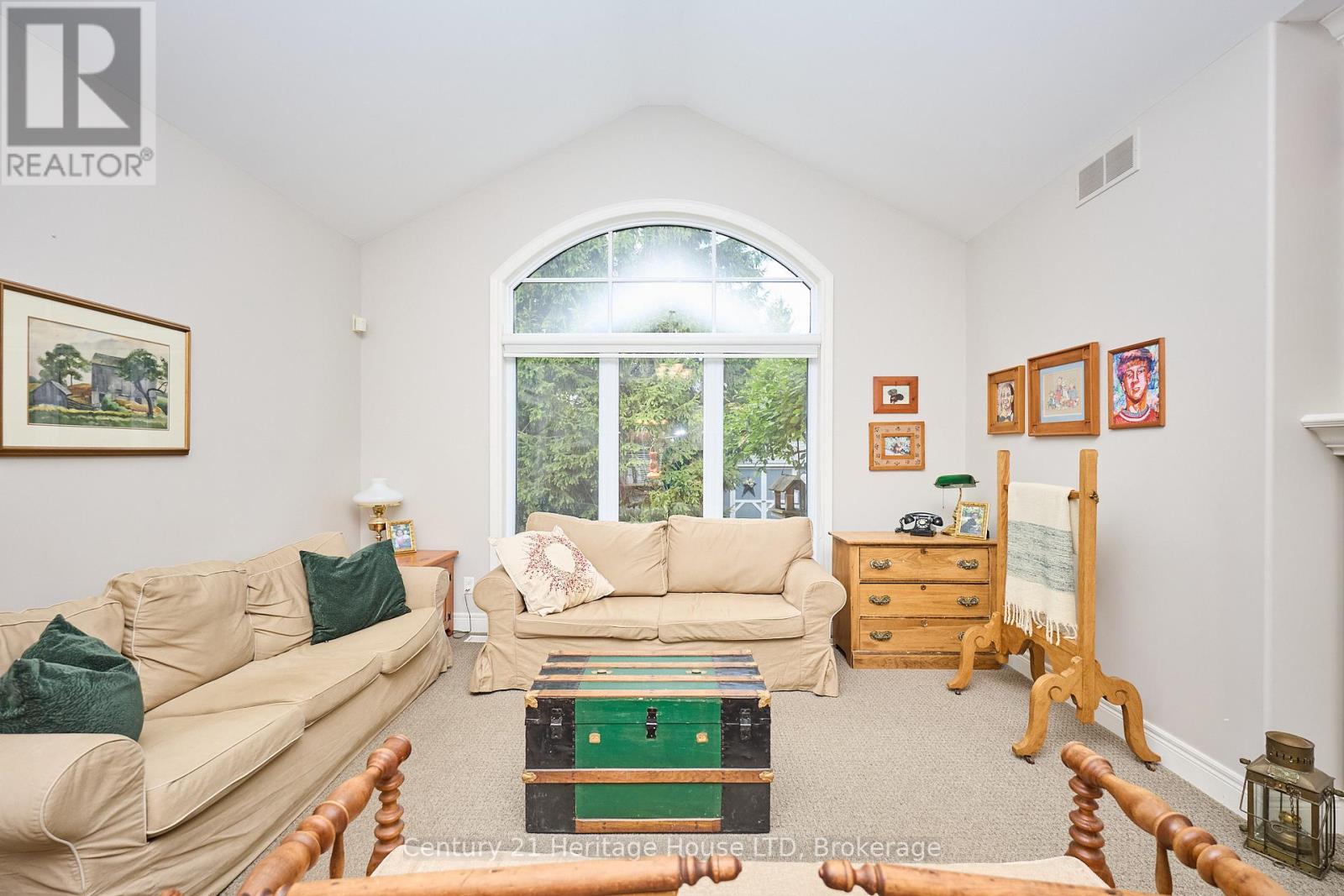Photo 15 of 32 Sunrise Court, Fort Erie ON