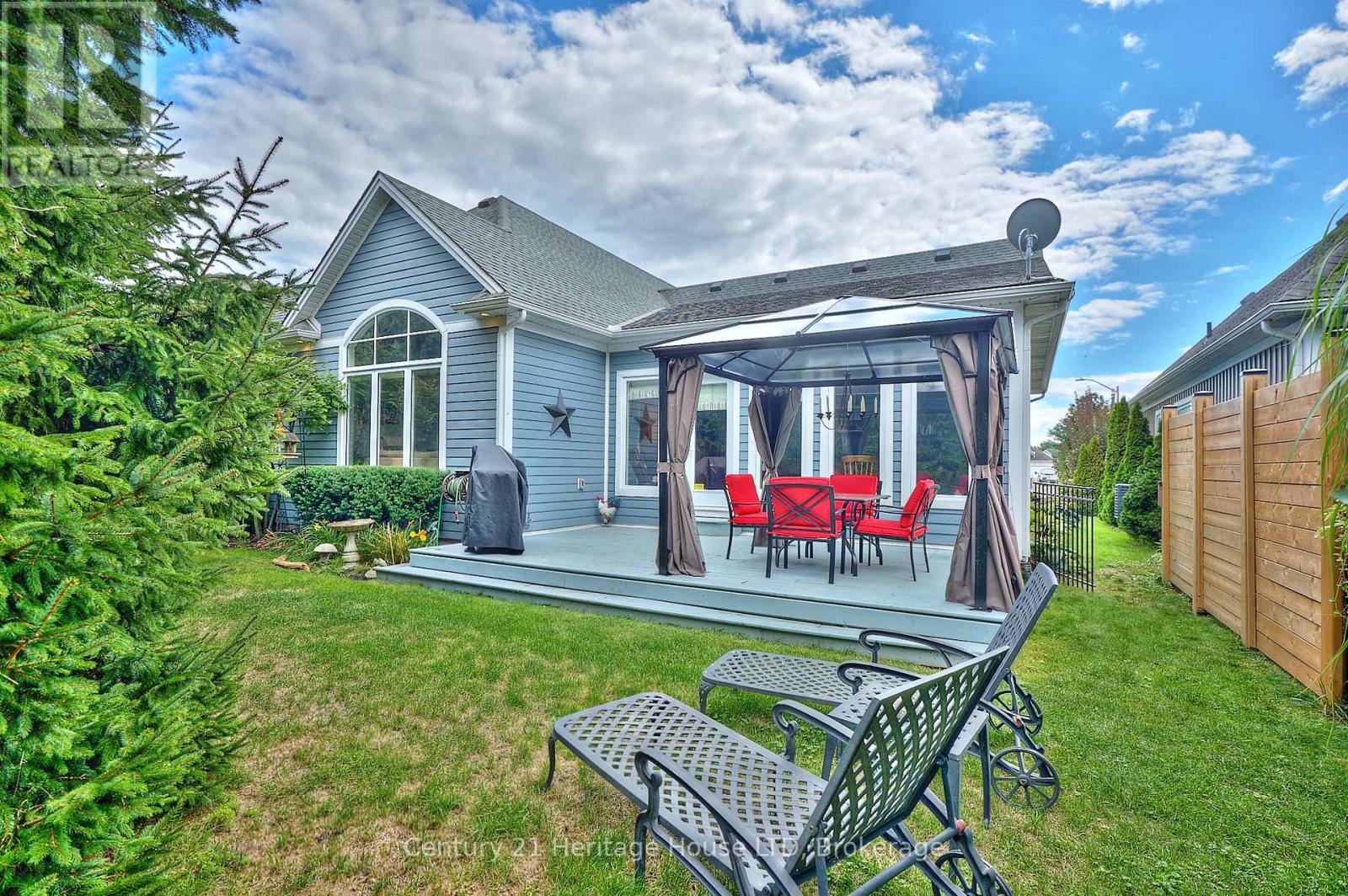 Photo 32 of 32 Sunrise Court, Fort Erie ON