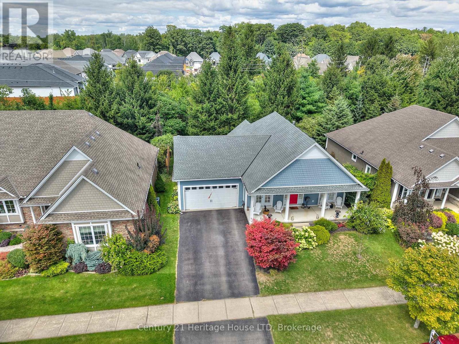 Photo 5 of 32 Sunrise Court, Fort Erie ON