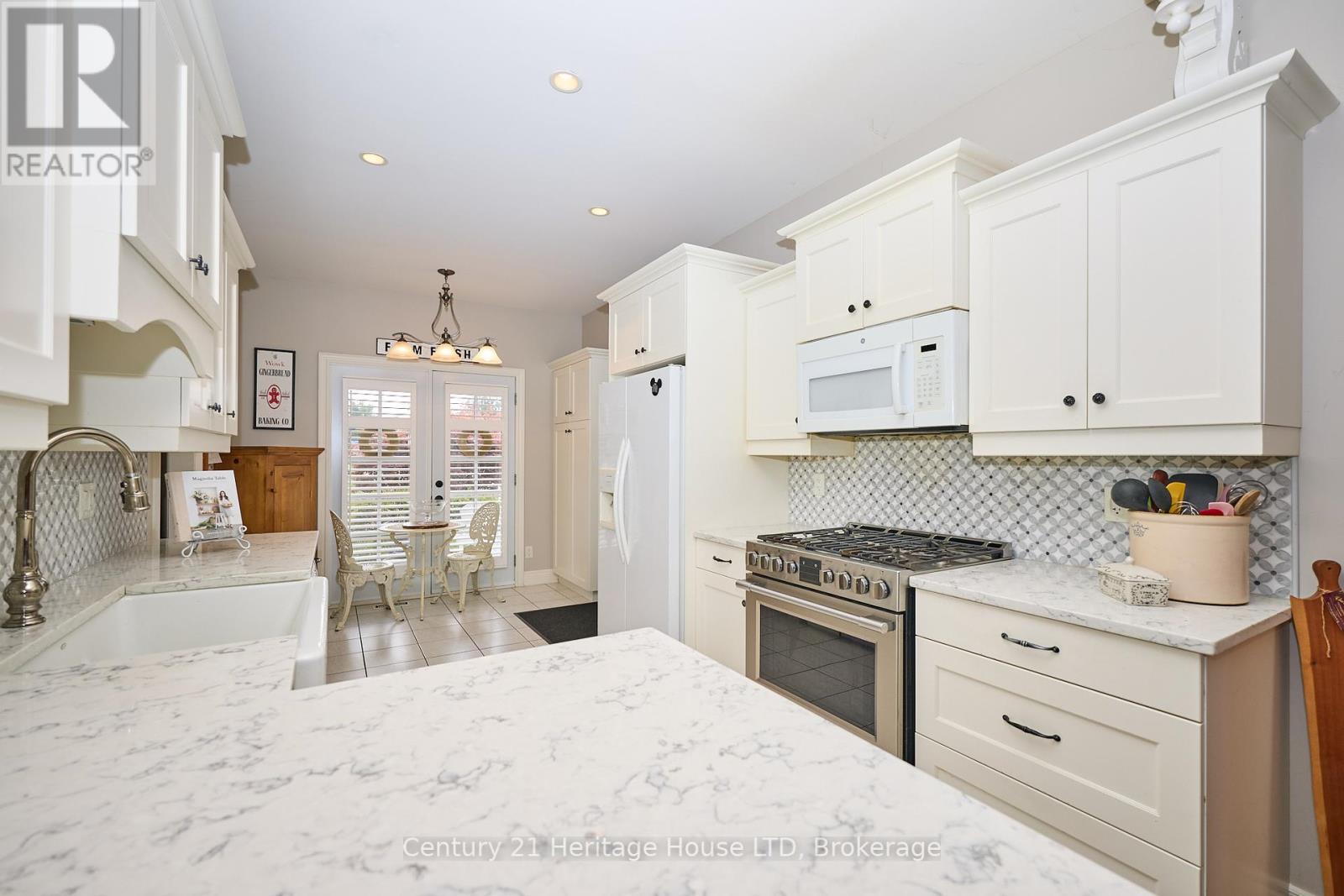 Photo 7 of 32 Sunrise Court, Fort Erie ON