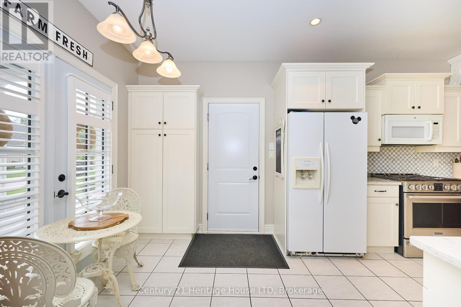 Photo 9 of 32 Sunrise Court, Fort Erie ON