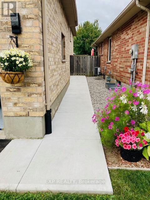 Photo 45 of 1 Falconridge Court, St Thomas ON