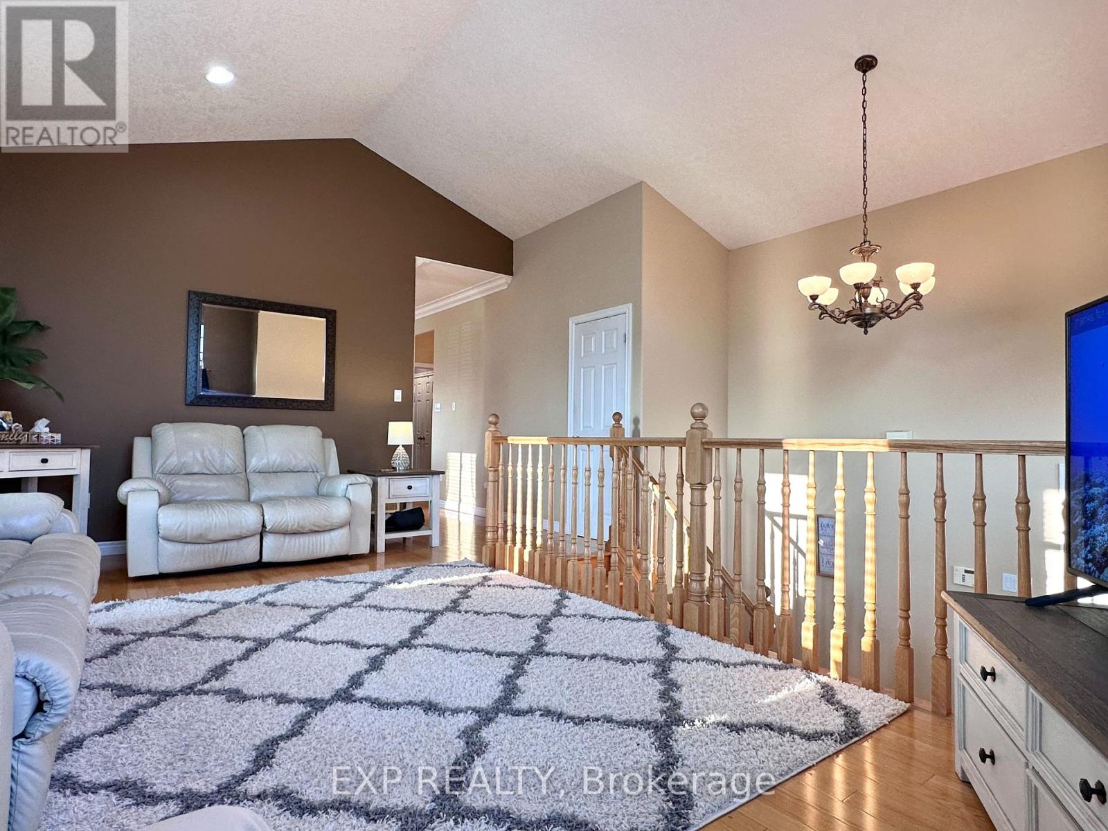 Photo 9 of 1 Falconridge Court, St Thomas ON