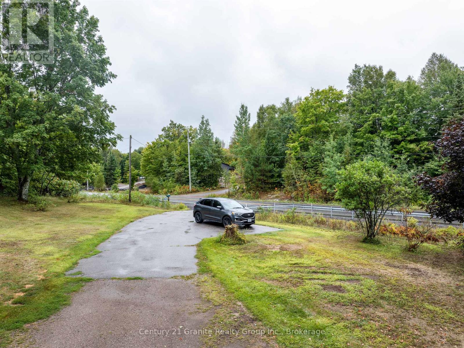 Photo 11 of 9564 Highway 118, Algonquin Highlands ON