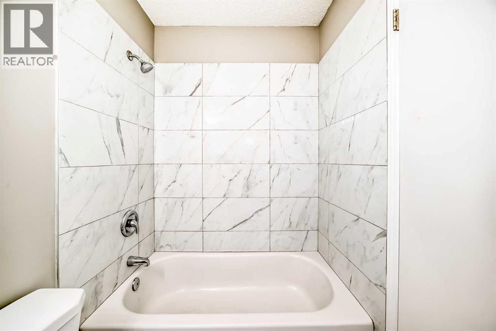 Photo 25 of 45 Westridge Drive, Okotoks AB
