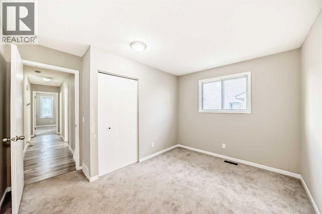Photo 21 of 45 Westridge Drive, Okotoks AB