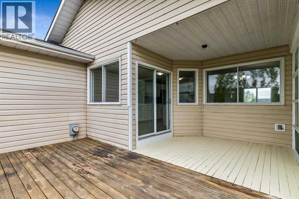 Photo 10 of 45 Westridge Drive, Okotoks AB