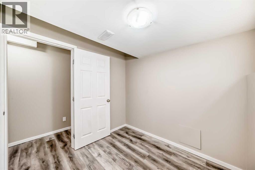 Photo 38 of 45 Westridge Drive, Okotoks AB