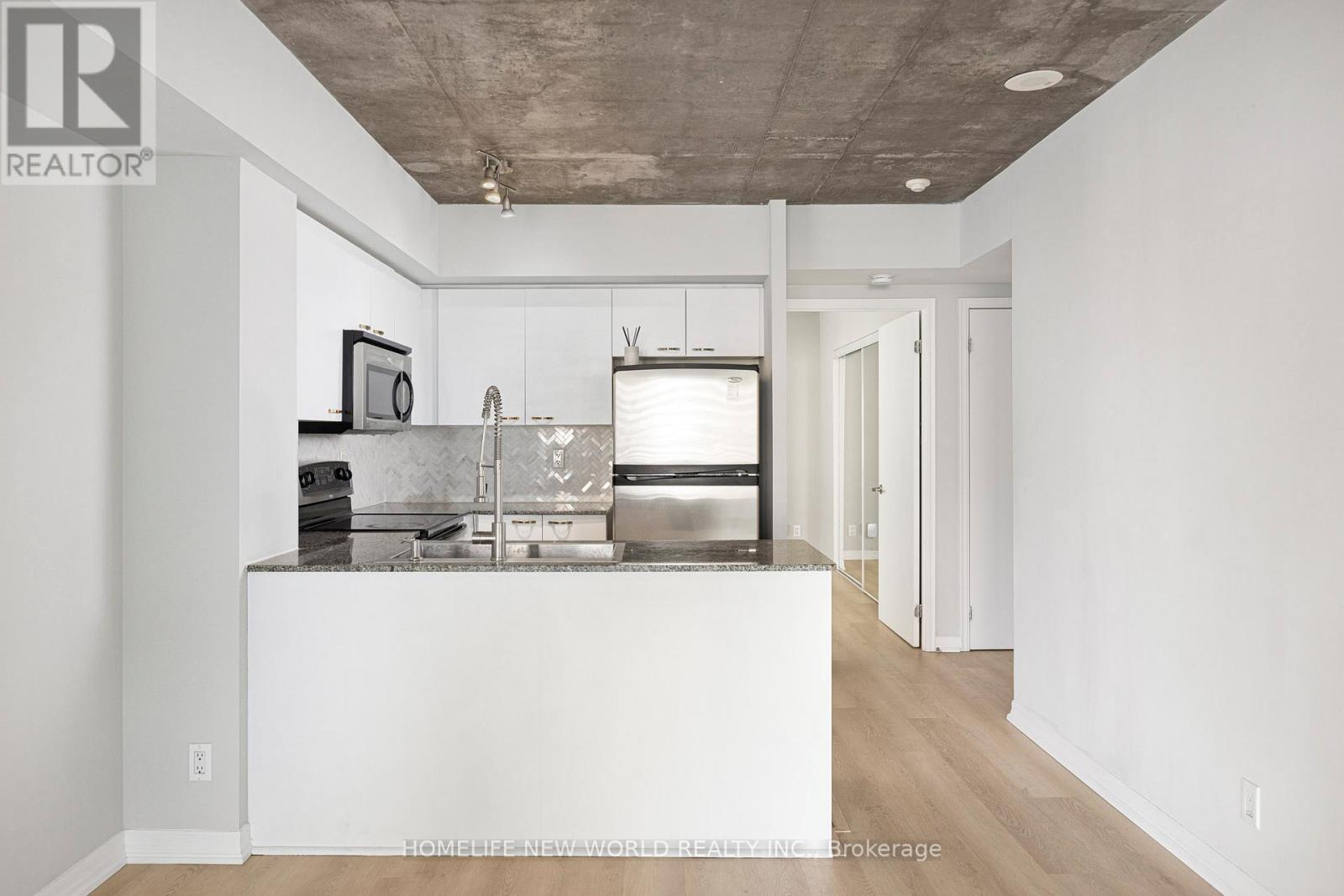 Photo 11 of 1108 22 Wellesley Street E, Toronto ON