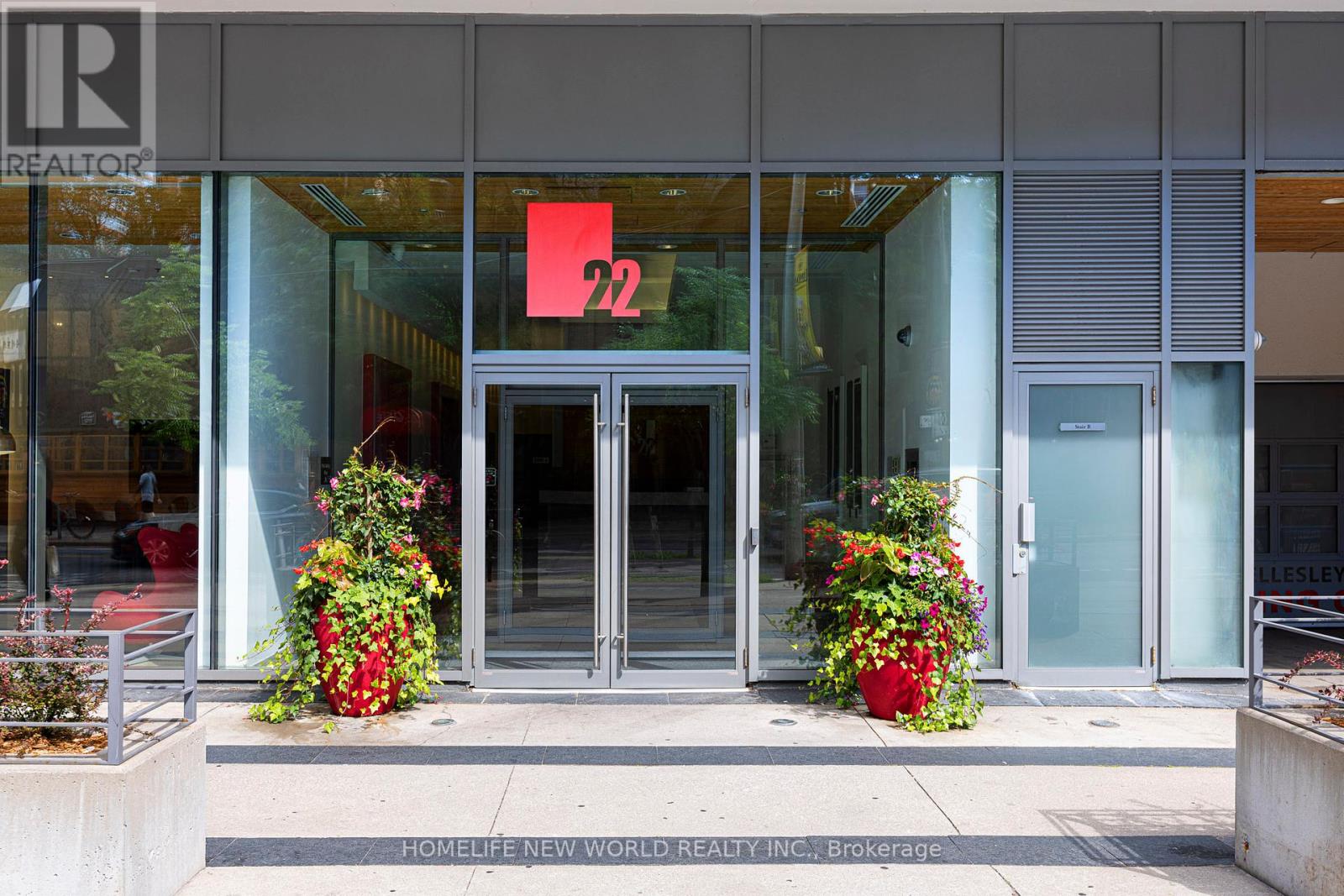 Photo 2 of 1108 22 Wellesley Street E, Toronto ON