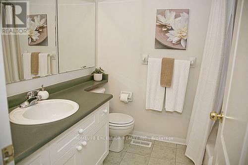 Photo 4 of 31 Baintree Street, Markham ON