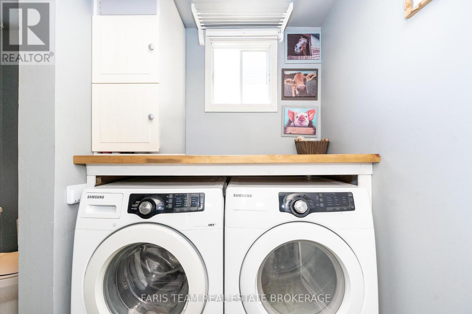 Photo 10 of 72 Livingstone Street W, Barrie ON