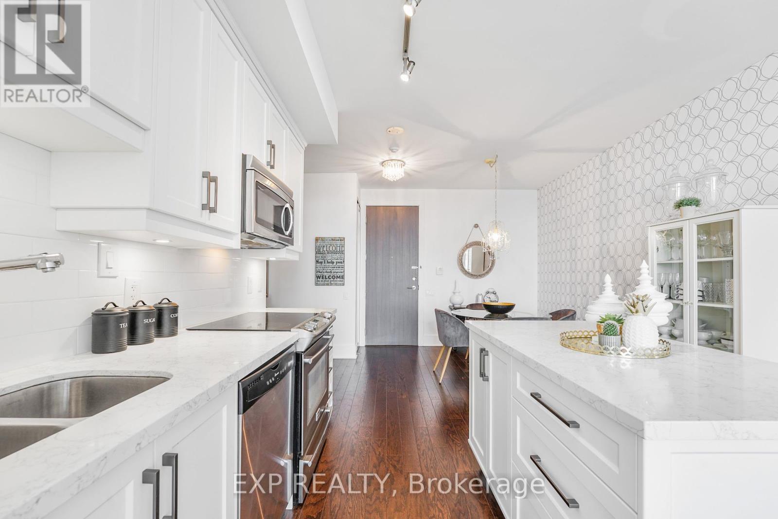 Photo 10 of 2913 103 The Queensway Avenue, Toronto ON