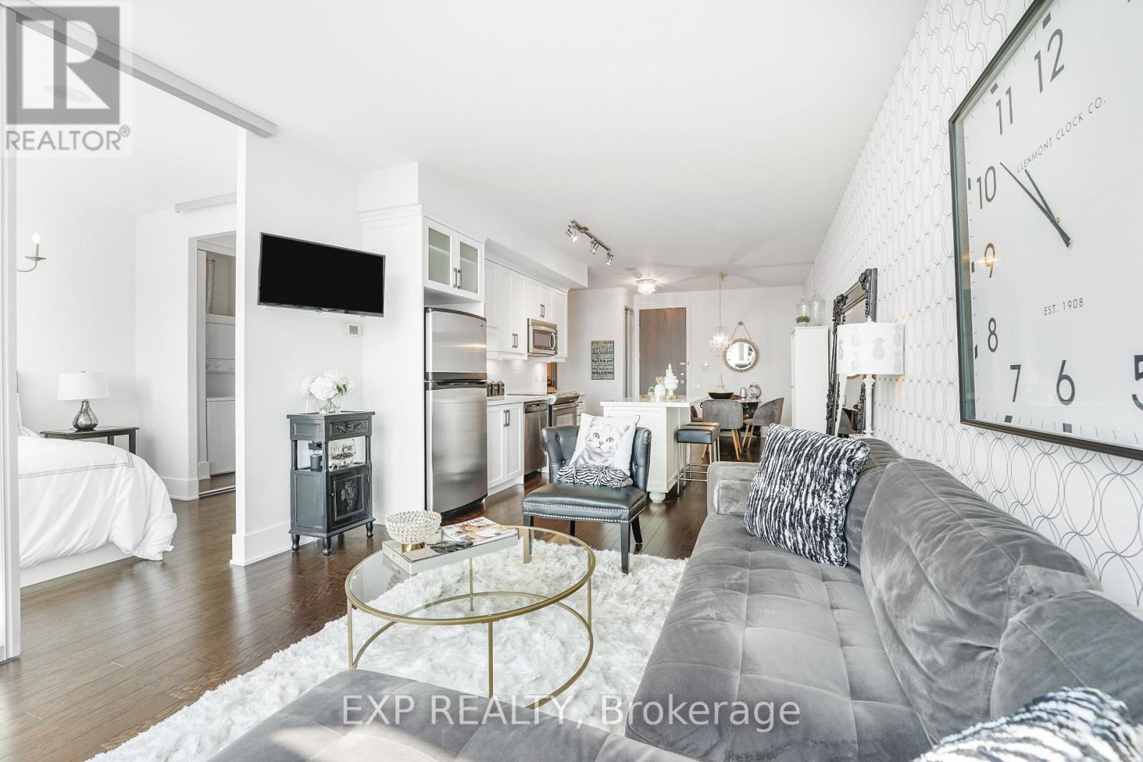 Photo 12 of 2913 103 The Queensway Avenue, Toronto ON