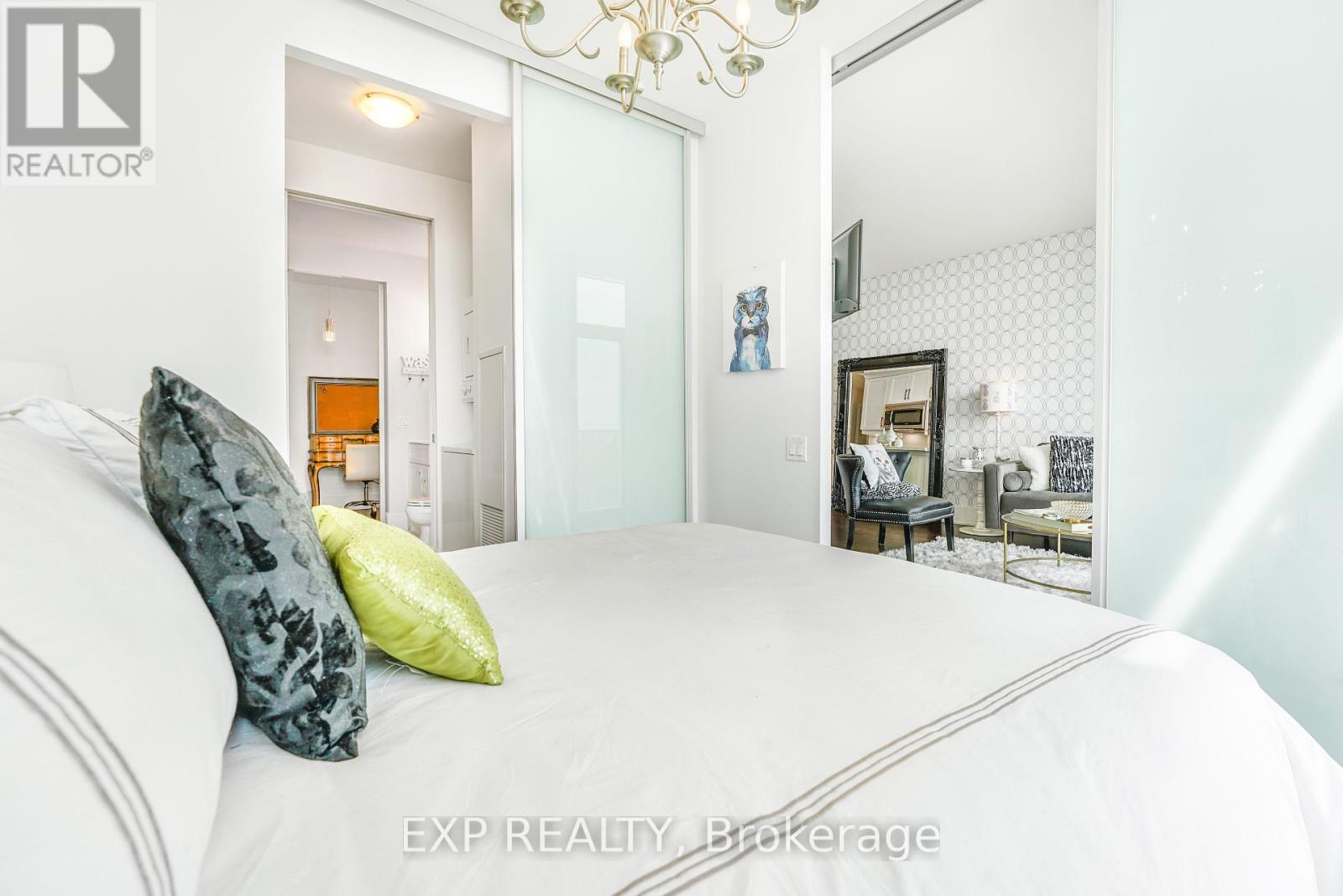 Photo 15 of 2913 103 The Queensway Avenue, Toronto ON