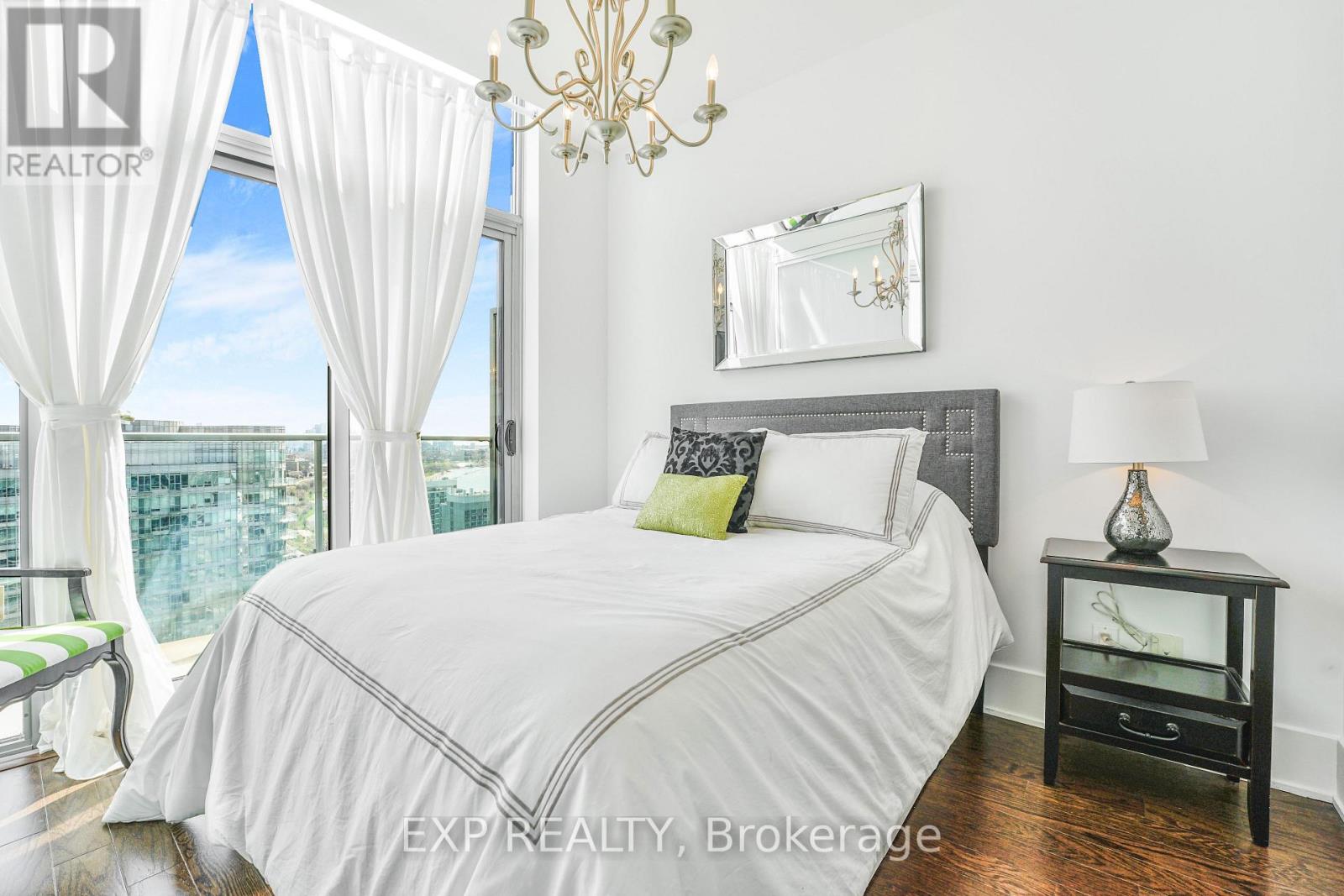 Photo 17 of 2913 103 The Queensway Avenue, Toronto ON