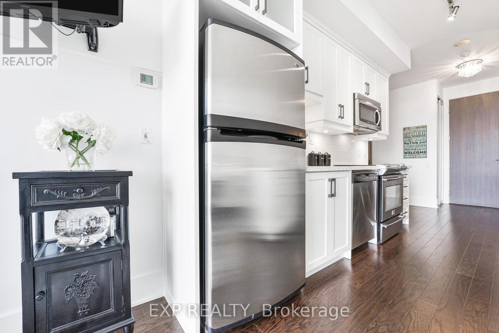 Photo 9 of 2913 103 The Queensway Avenue, Toronto ON