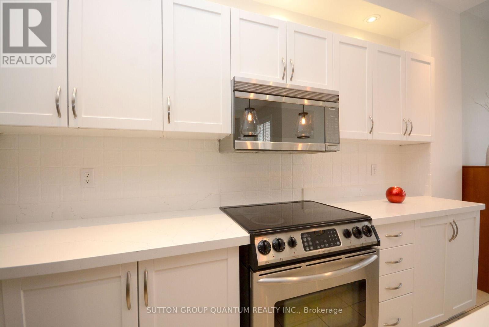Photo 11 of 5679 Longboat Avenue, Mississauga ON