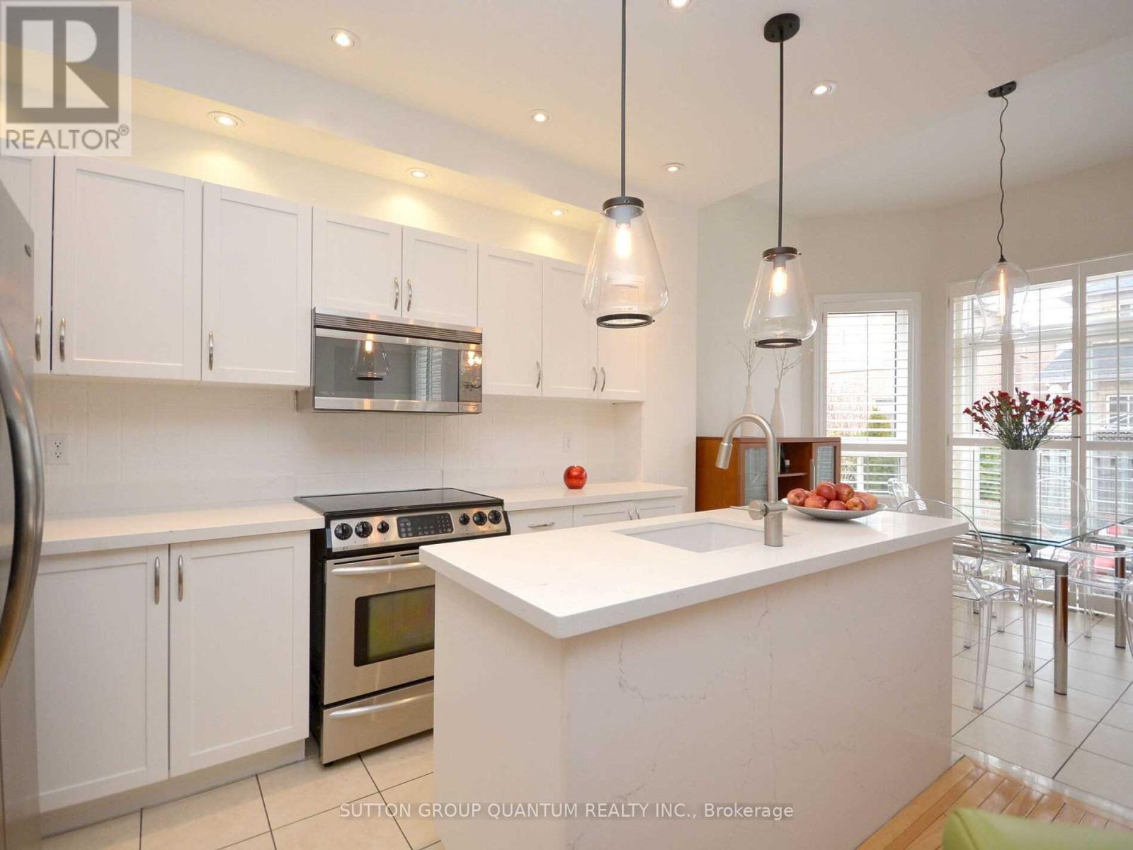 Photo 12 of 5679 Longboat Avenue, Mississauga ON