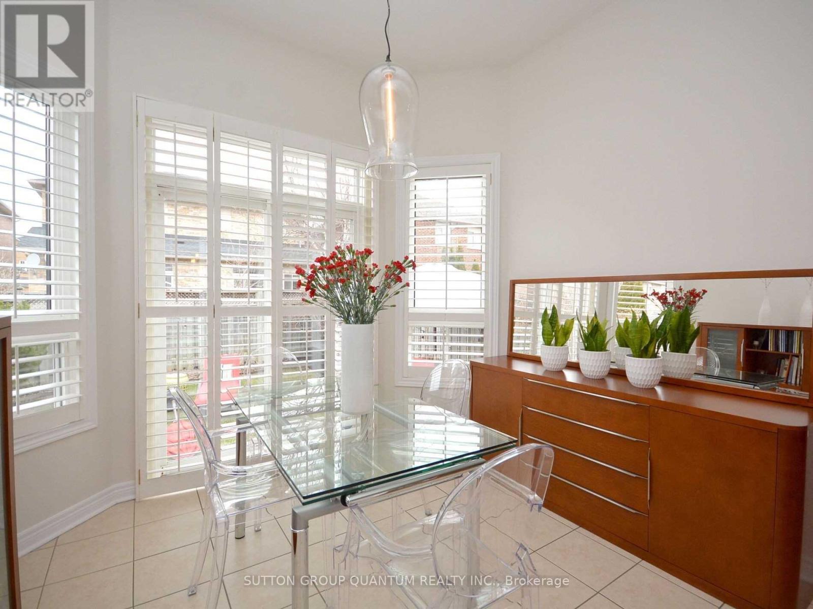 Photo 13 of 5679 Longboat Avenue, Mississauga ON