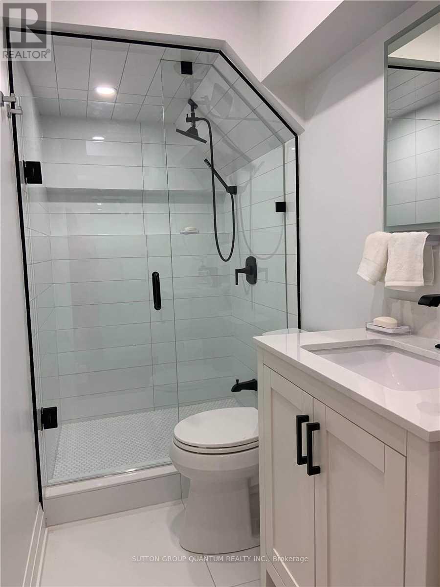 Photo 34 of 5679 Longboat Avenue, Mississauga ON