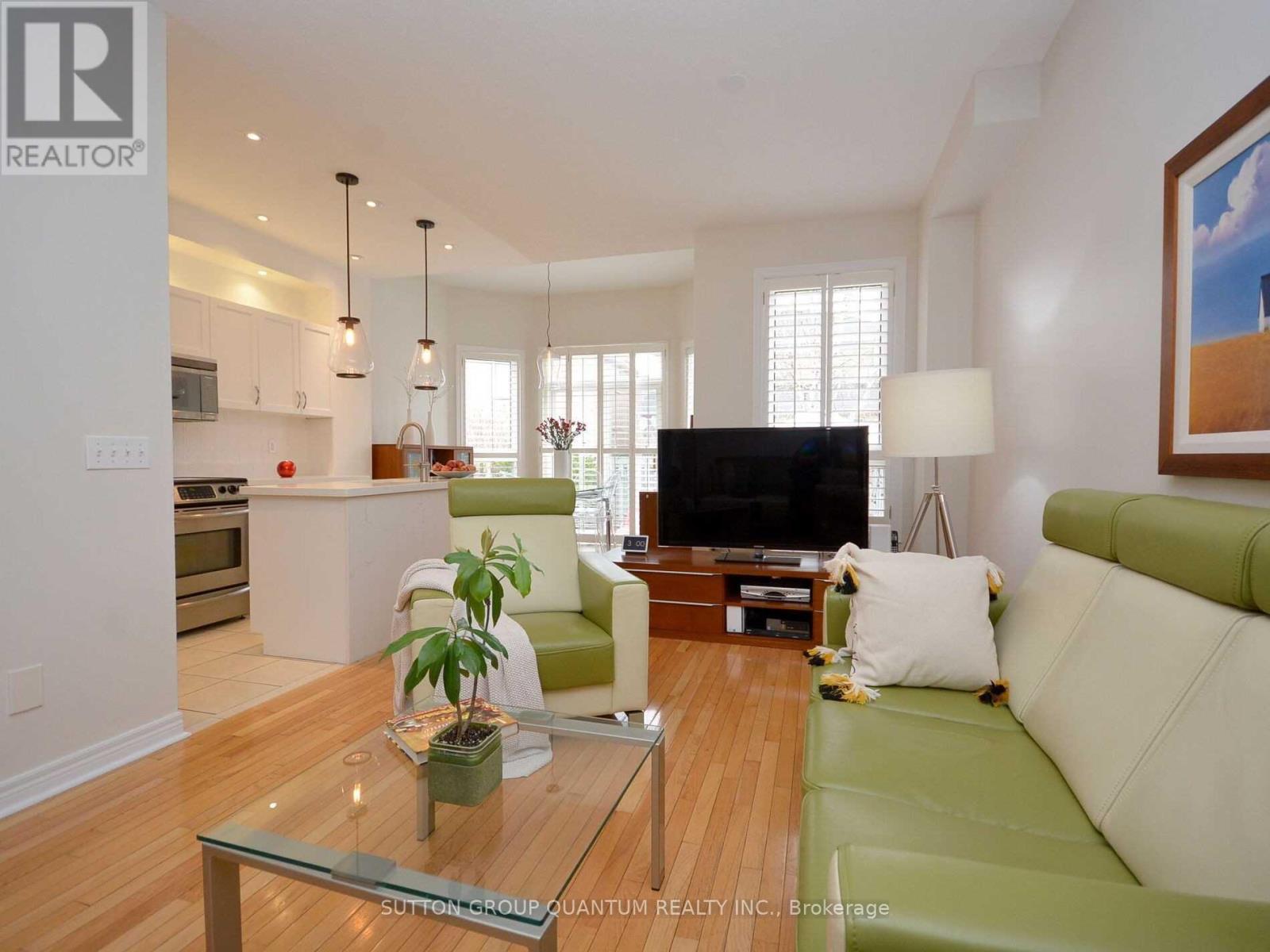 Photo 9 of 5679 Longboat Avenue, Mississauga ON