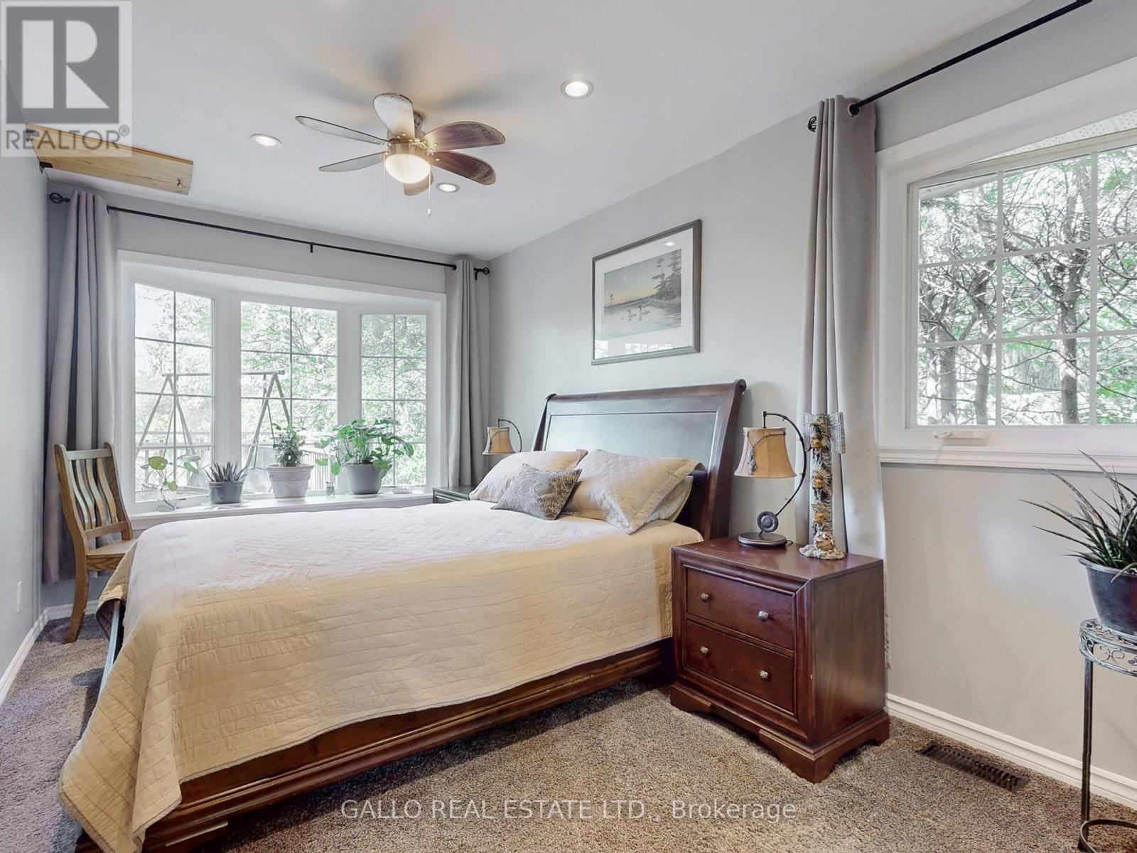 Photo 6 of 37 Windsor Drive, Whitchurchstouffville ON