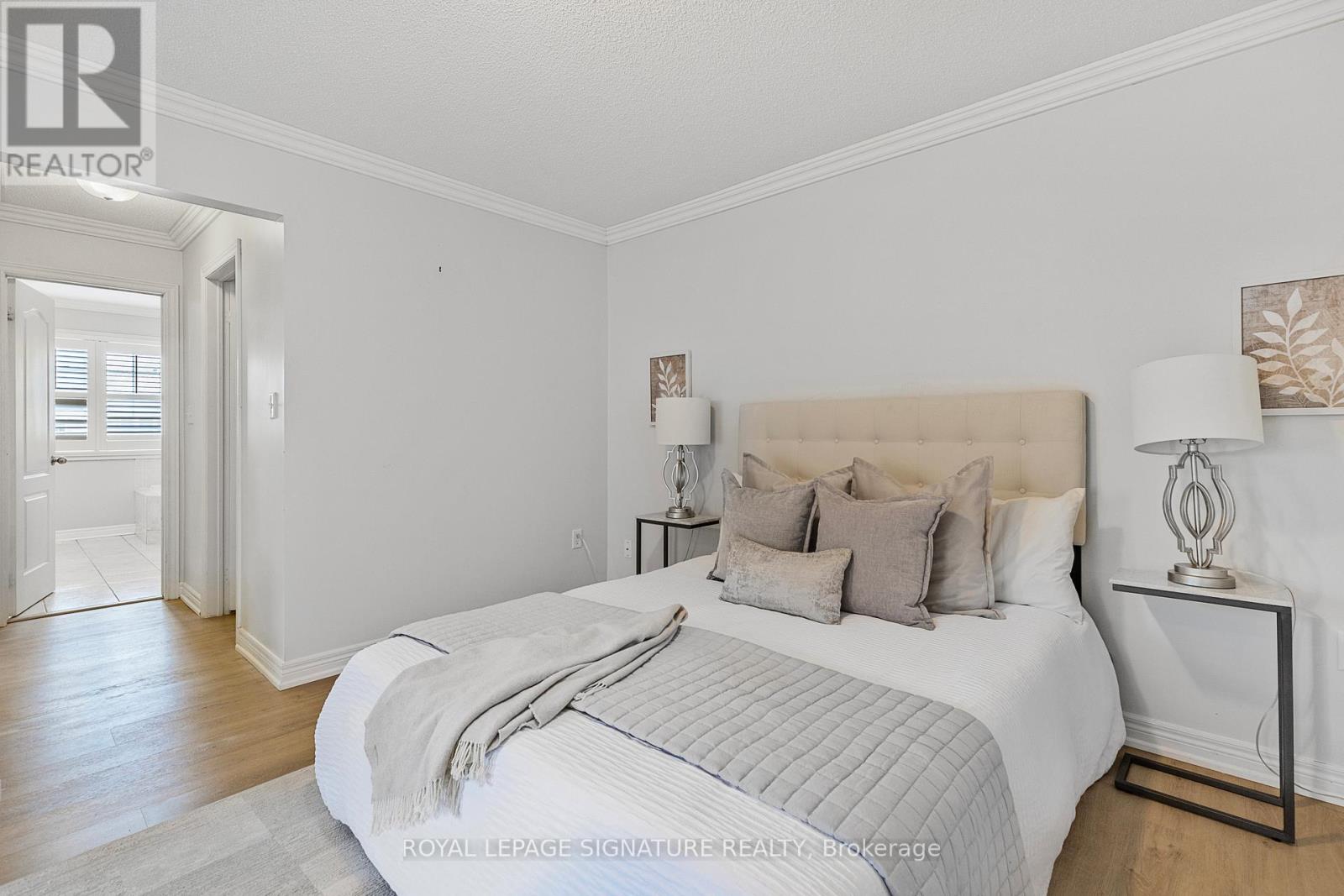 Photo 26 of 25 2295 Rochester Circle, Oakville ON