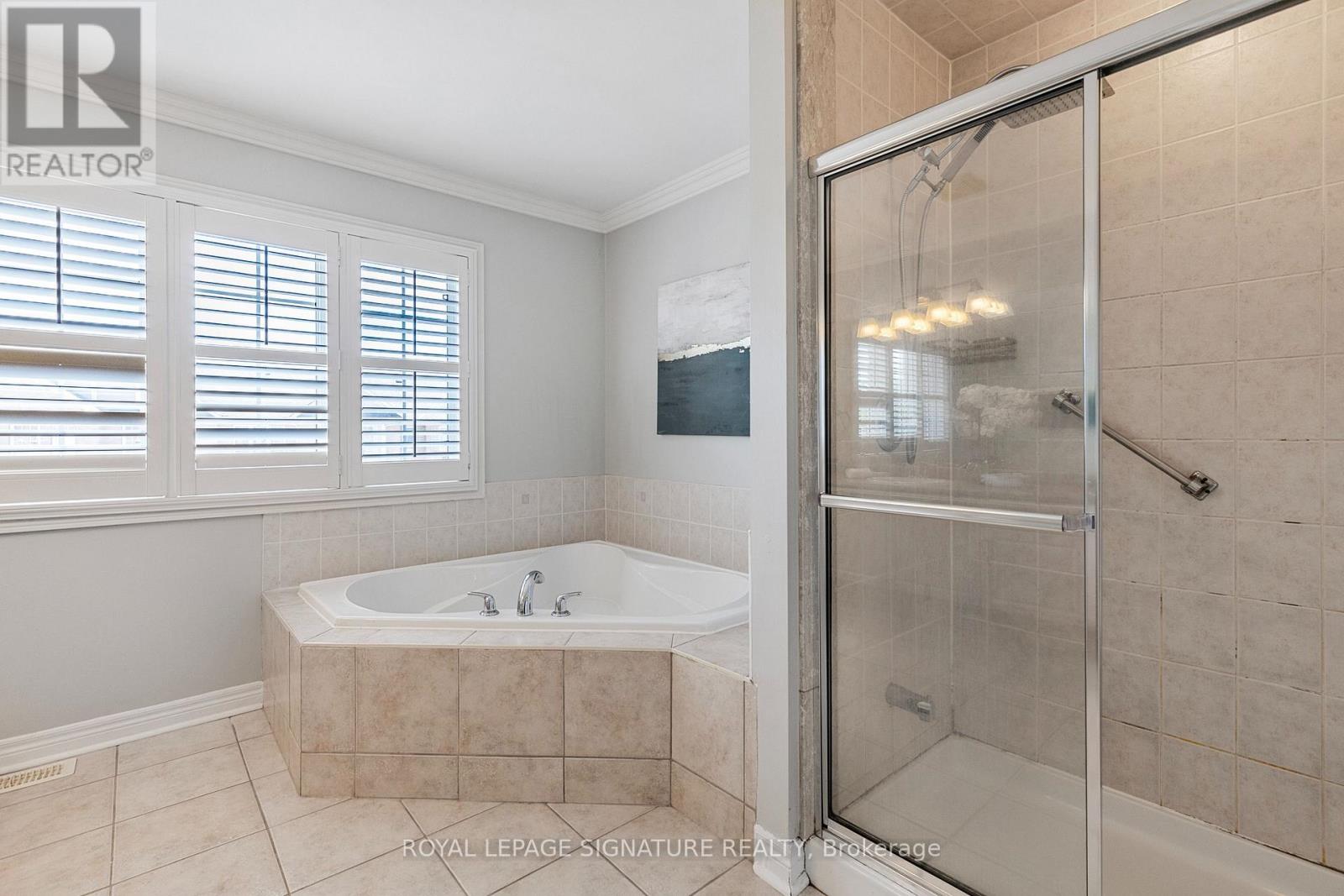 Photo 27 of 25 2295 Rochester Circle, Oakville ON