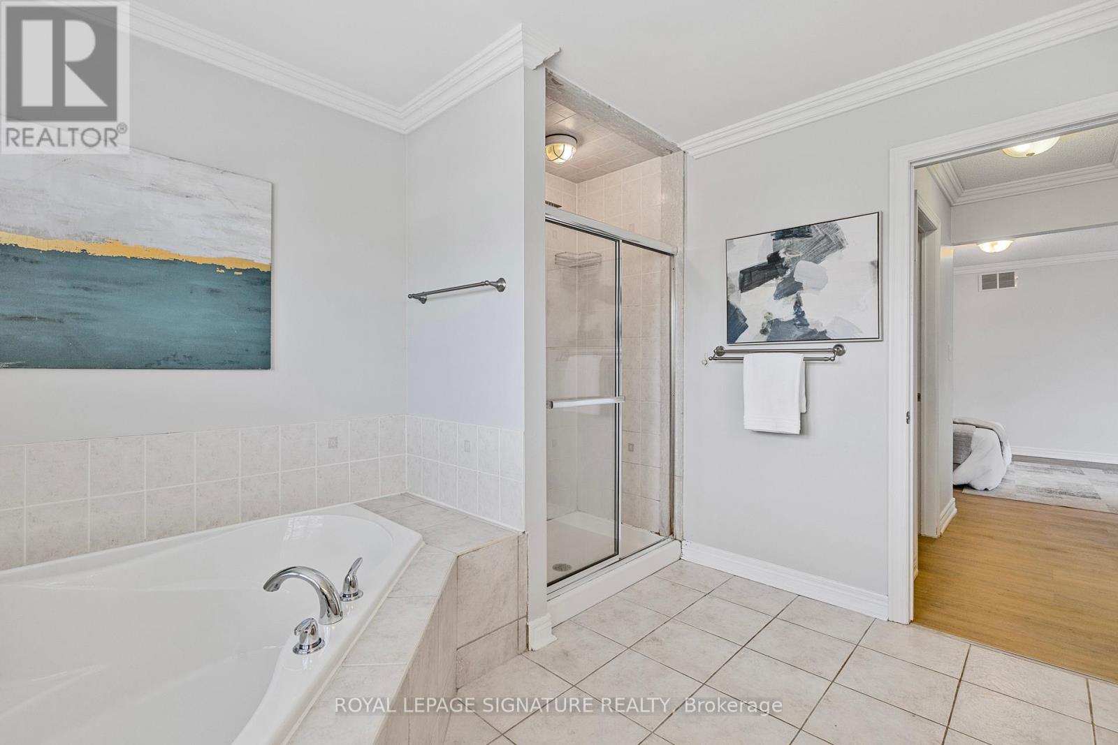 Photo 29 of 25 2295 Rochester Circle, Oakville ON