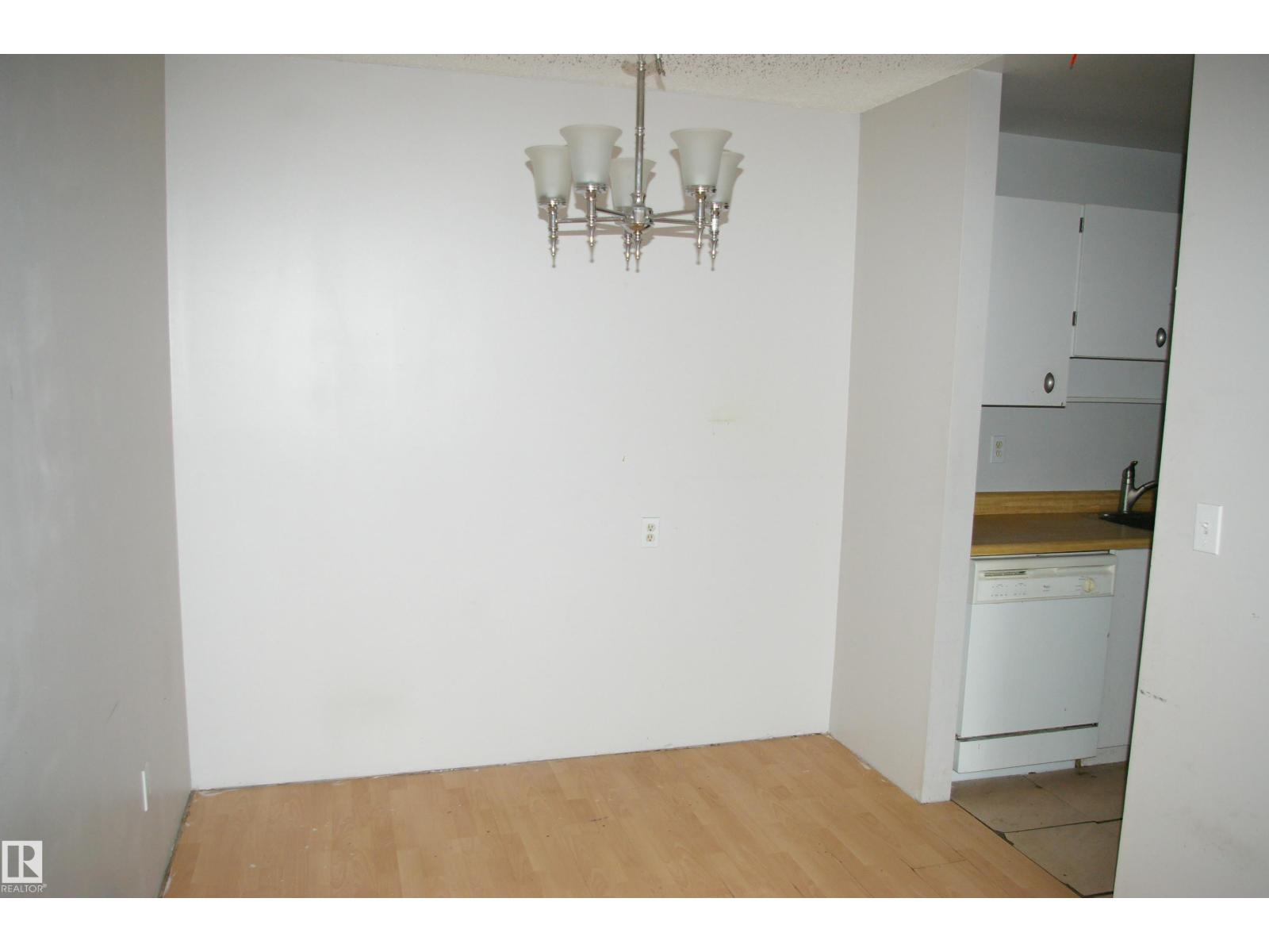 Photo 10 of 312 10838 108 St Nw, Edmonton AB