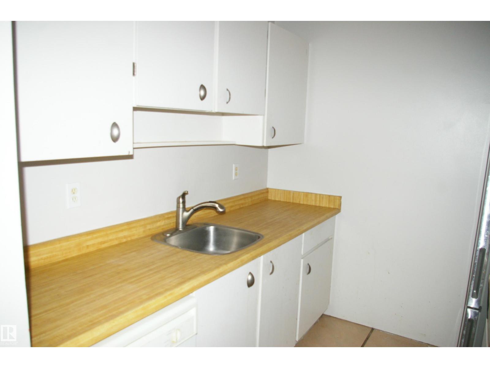 Photo 11 of 312 10838 108 St Nw, Edmonton AB
